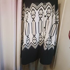 Black and White Geometric Knit Poncho  Vtg